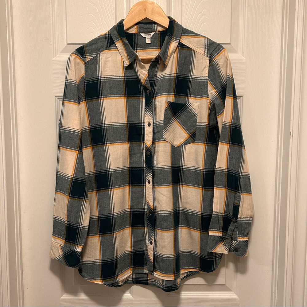 Sonoma, women's plaid shirt, size Large.